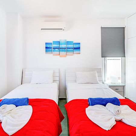 Beach Front Aqua Marina By Ezoria Villas Paralimni Luaran gambar