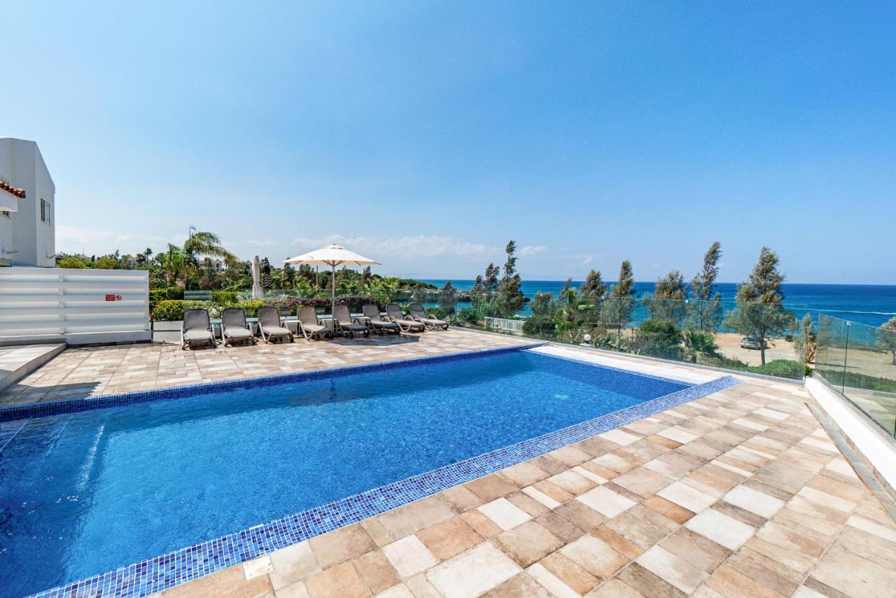 Beach Front Aqua Marina By Ezoria Villas Paralimni Luaran gambar