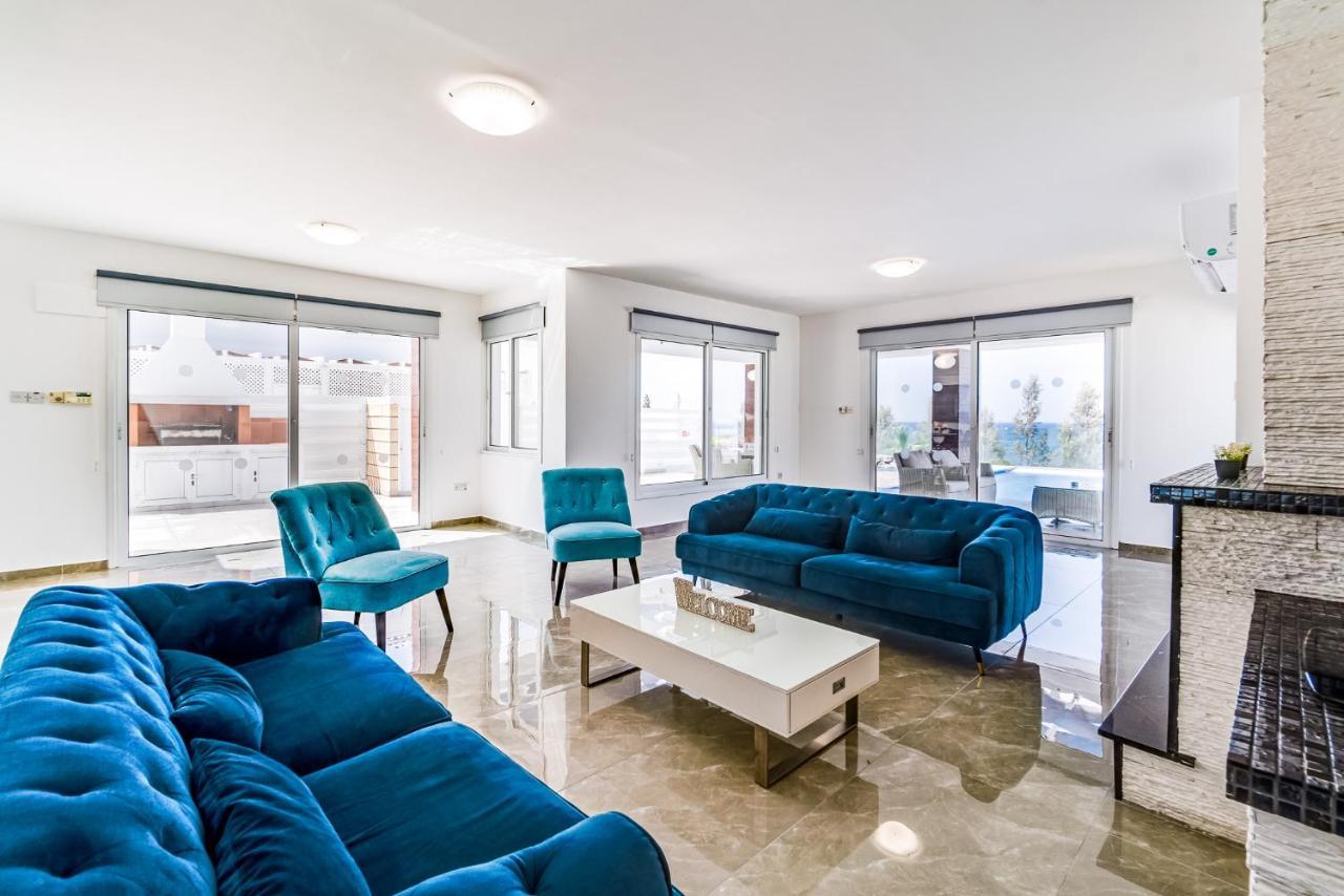 Beach Front Aqua Marina By Ezoria Villas Paralimni Luaran gambar