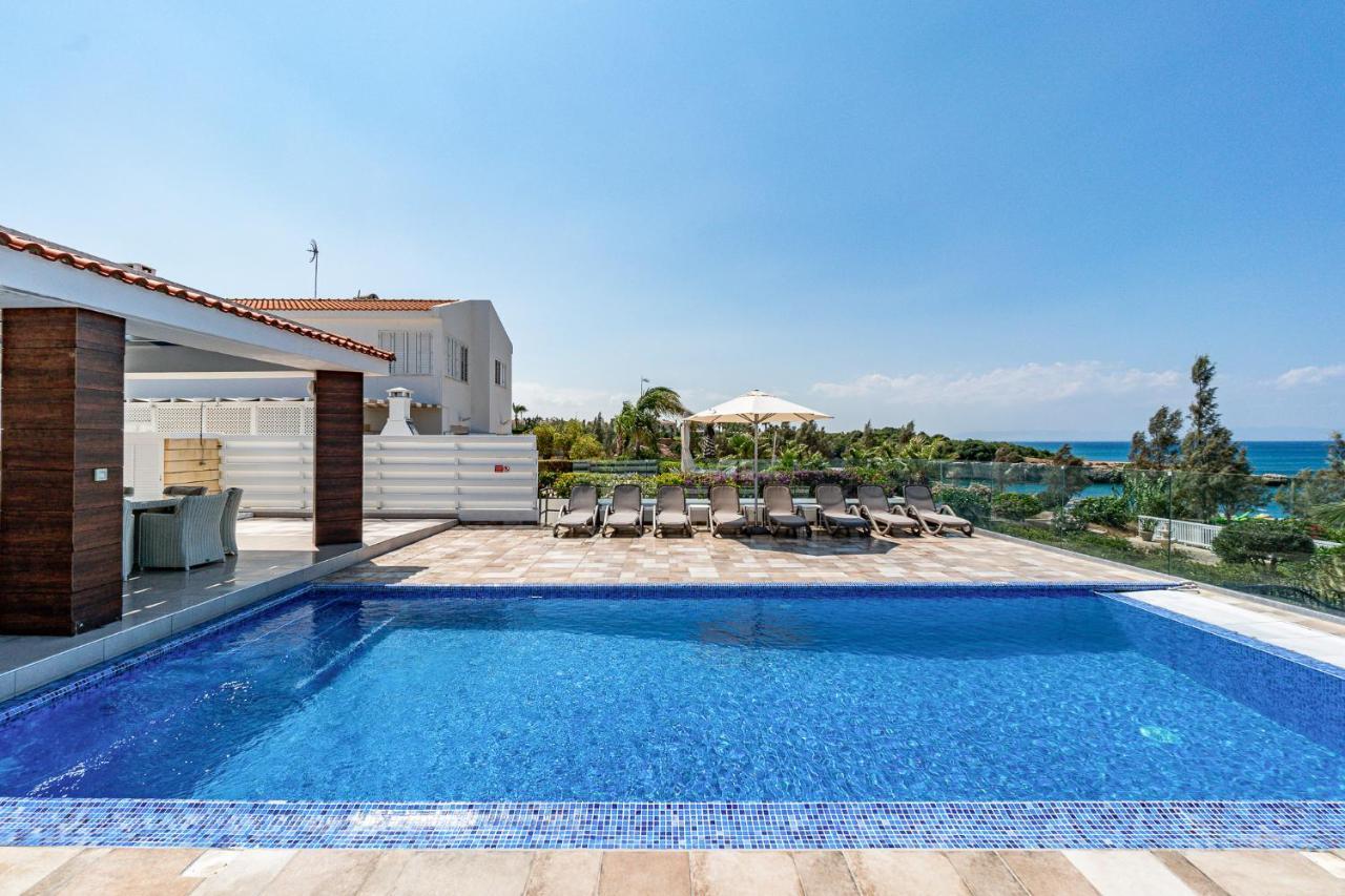 Beach Front Aqua Marina By Ezoria Villas Paralimni Luaran gambar