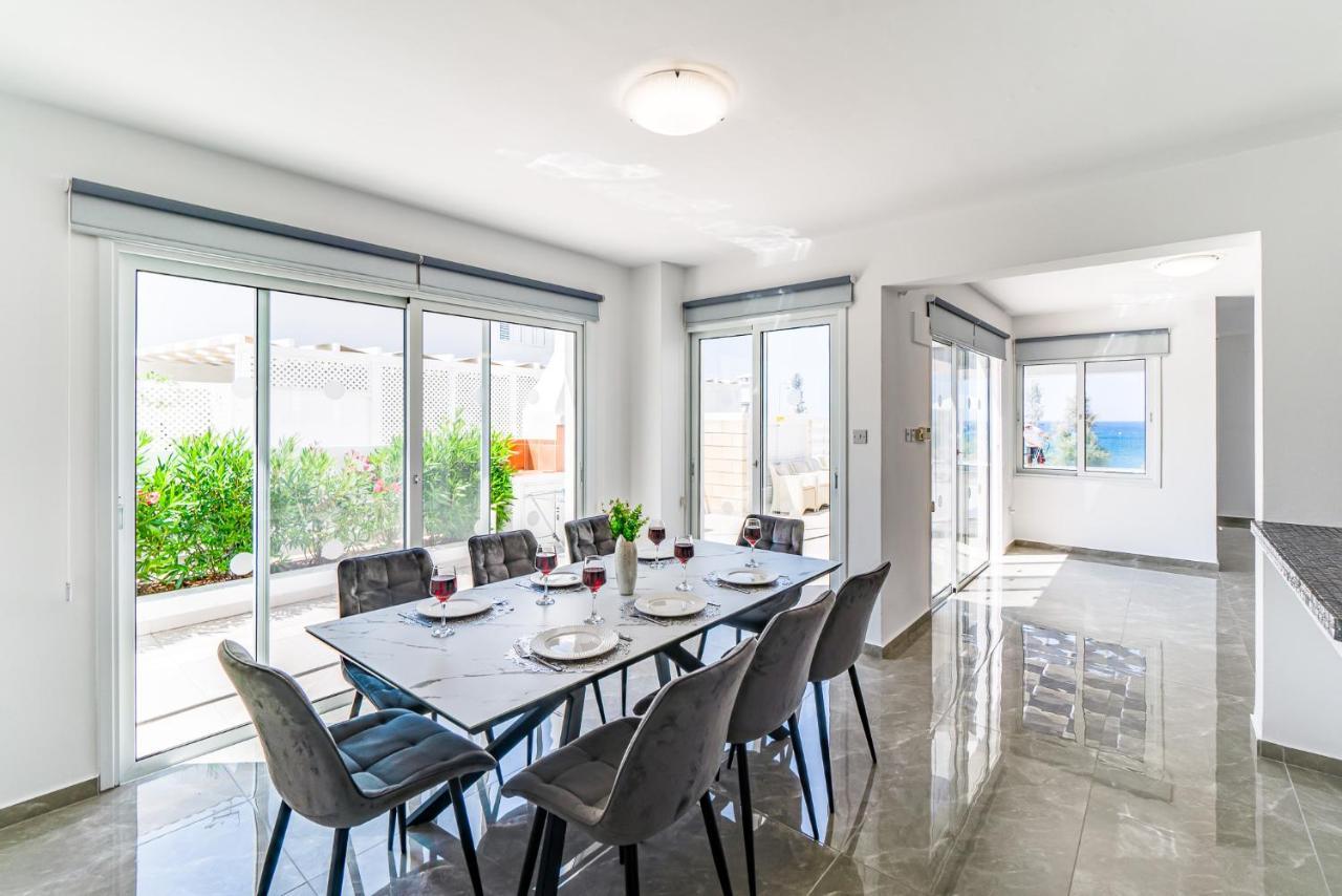 Beach Front Aqua Marina By Ezoria Villas Paralimni Luaran gambar