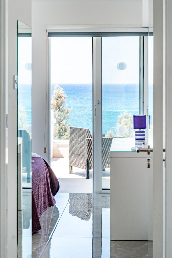 Beach Front Aqua Marina By Ezoria Villas Paralimni Luaran gambar