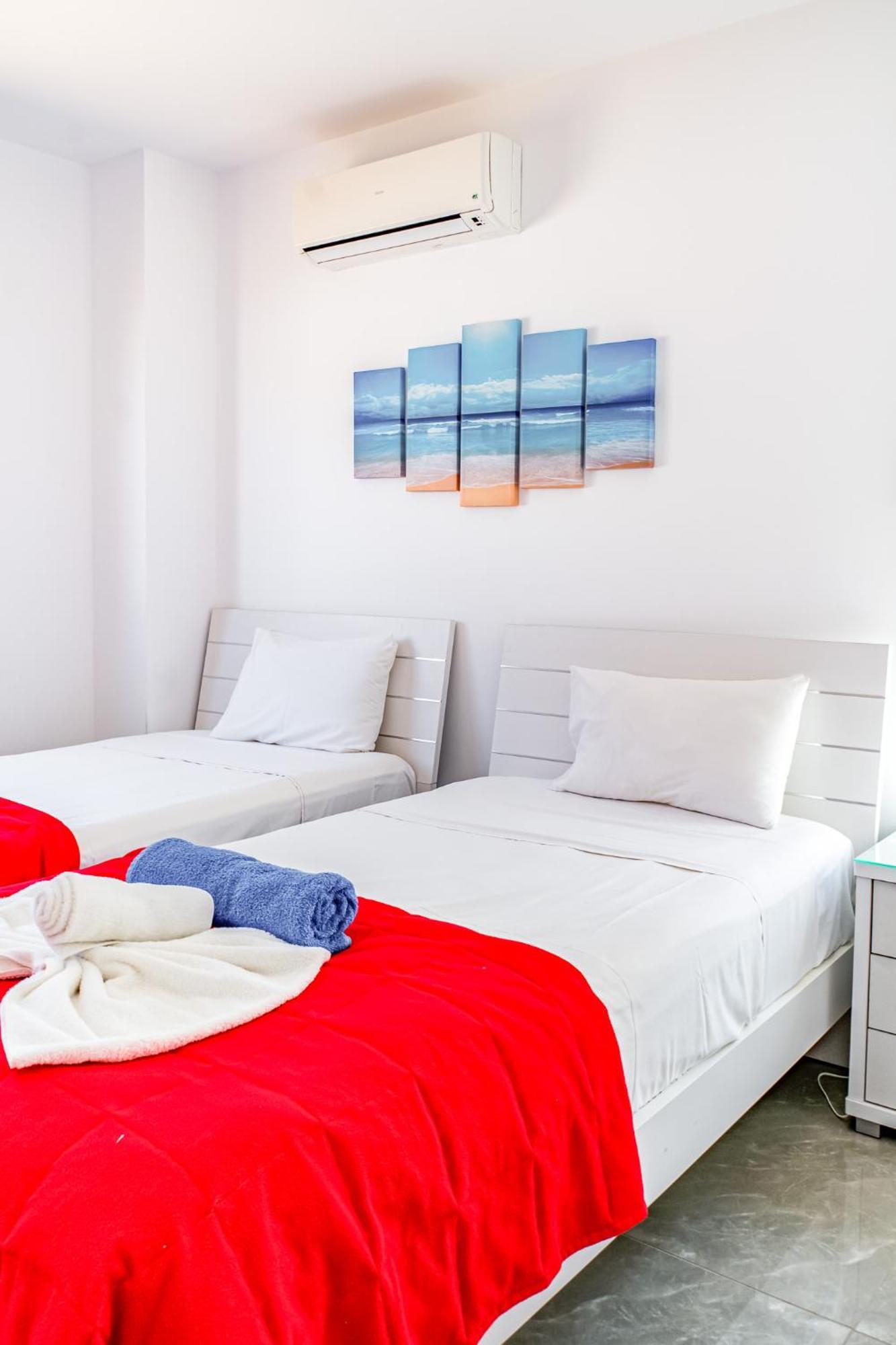 Beach Front Aqua Marina By Ezoria Villas Paralimni Luaran gambar