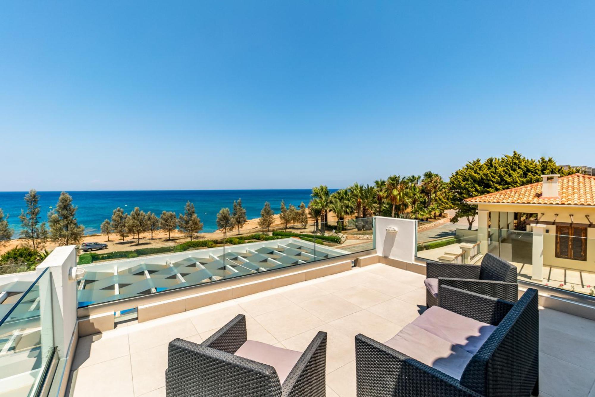 Beach Front Aqua Marina By Ezoria Villas Paralimni Luaran gambar