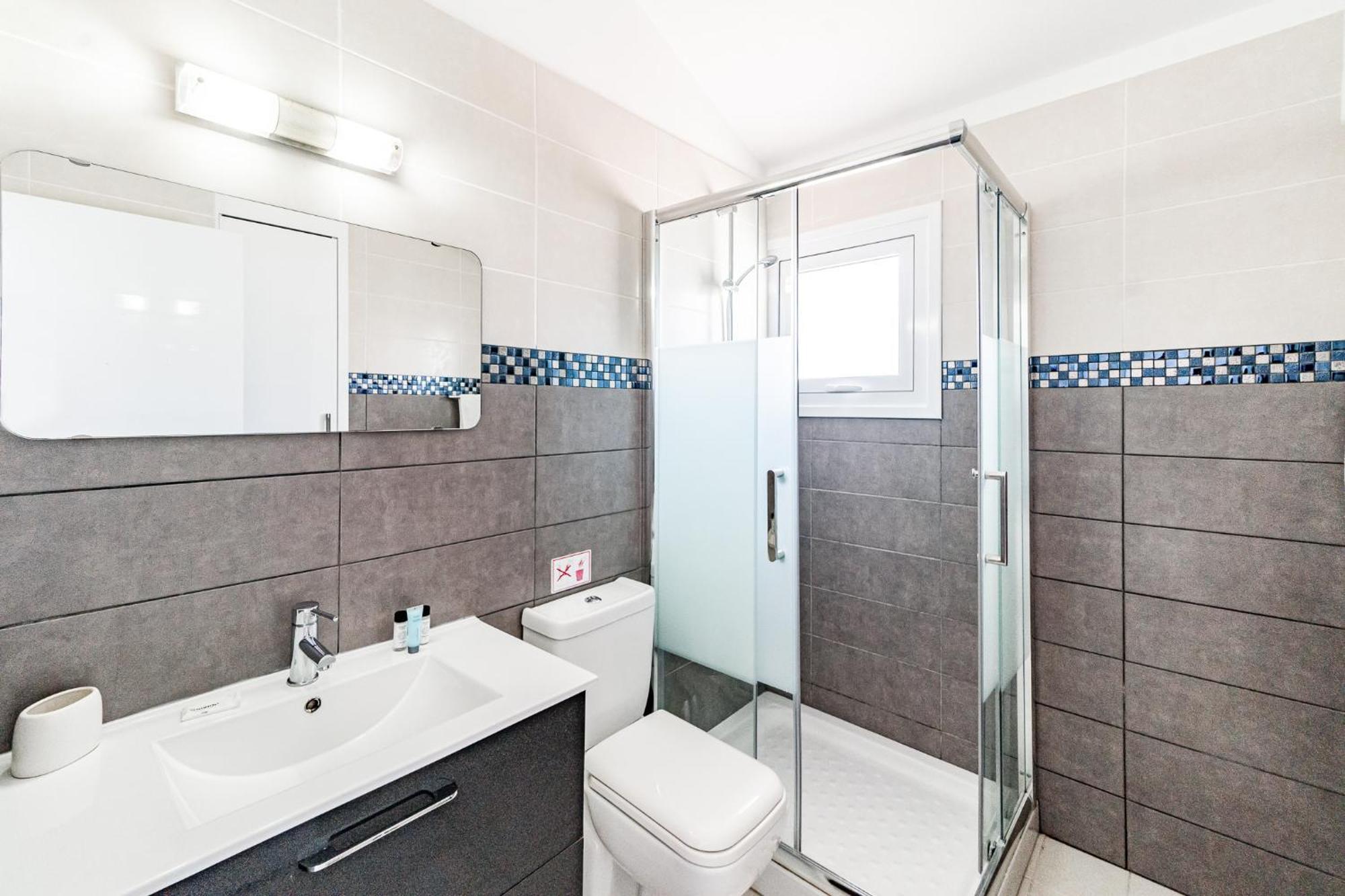Beach Front Aqua Marina By Ezoria Villas Paralimni Luaran gambar
