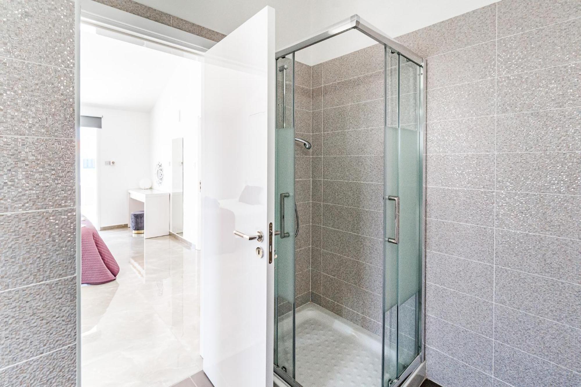 Beach Front Aqua Marina By Ezoria Villas Paralimni Luaran gambar